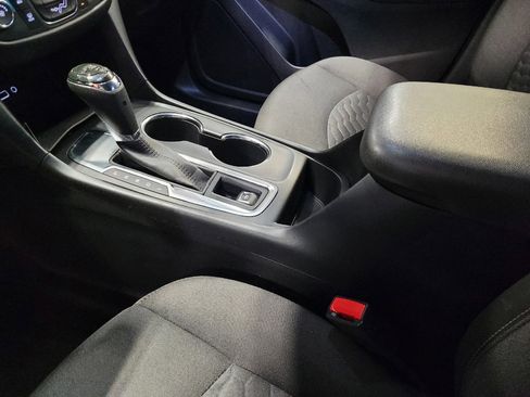 Used 2019 Chevrolet Equinox LT FWD image 26