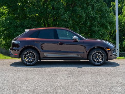 Certified 2026 Porsche Macan Turbo AWD/4WD image 8