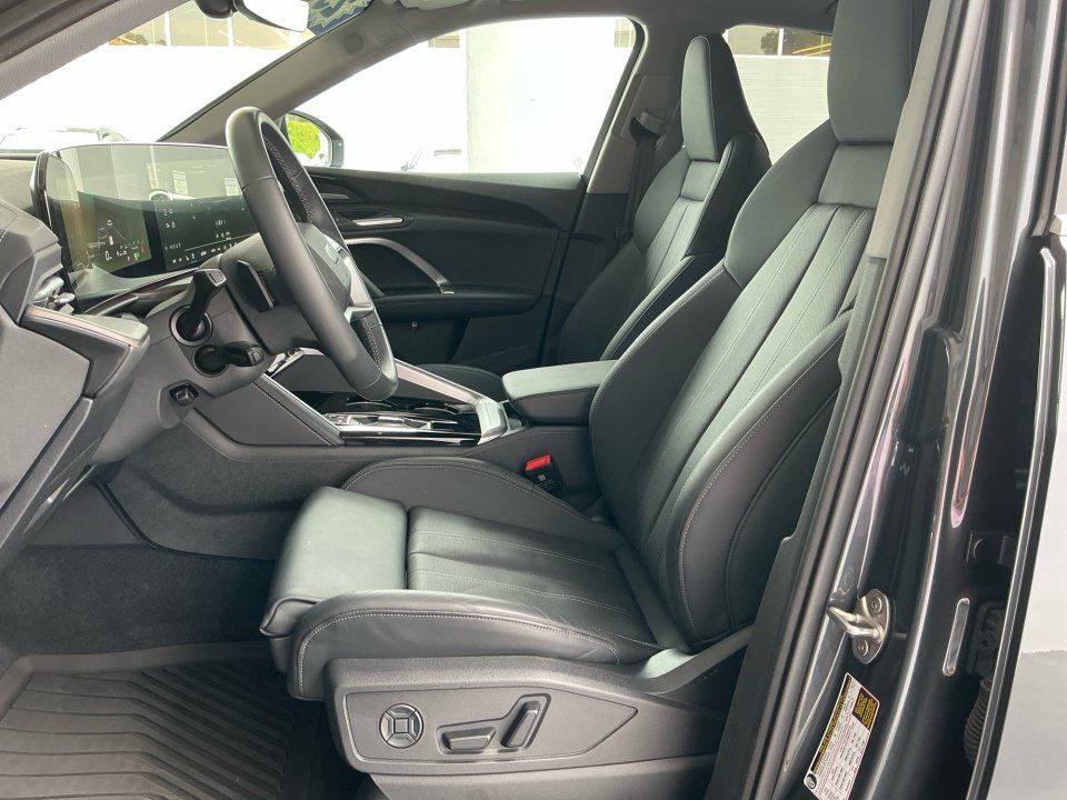Used 2025 Audi Q5 Premium Plus AWD/4WD image 34