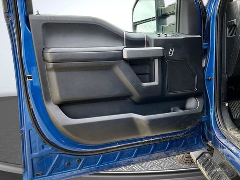 Used 2018 Ford F150 XLT w/ Equipment Group 302A Luxury AWD/4WD image 18