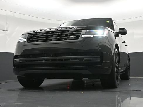 Used 2025 Land Rover Range Rover SE AWD/4WD image 30