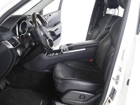 Used 2014 Mercedes-Benz GL 450 4MATIC image 28