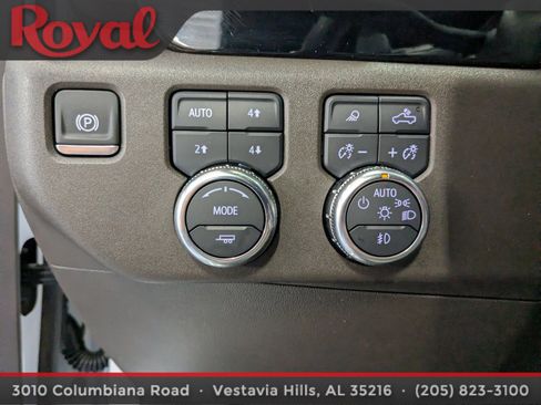 Used 2024 GMC Sierra 1500 SLT w/ SLT Premium Plus Package AWD/4WD image 17