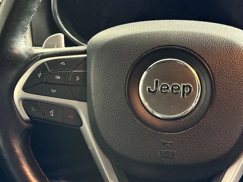 Used 2017 Jeep Grand Cherokee Altitude image 19