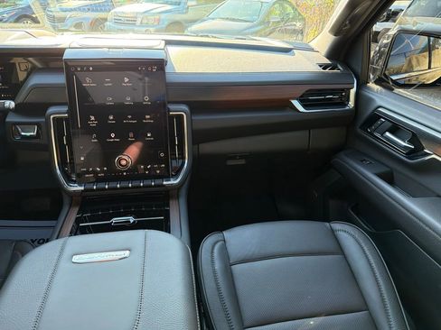 Used 2026 GMC Yukon Denali w/ Sun & Power Step Package AWD/4WD image 23