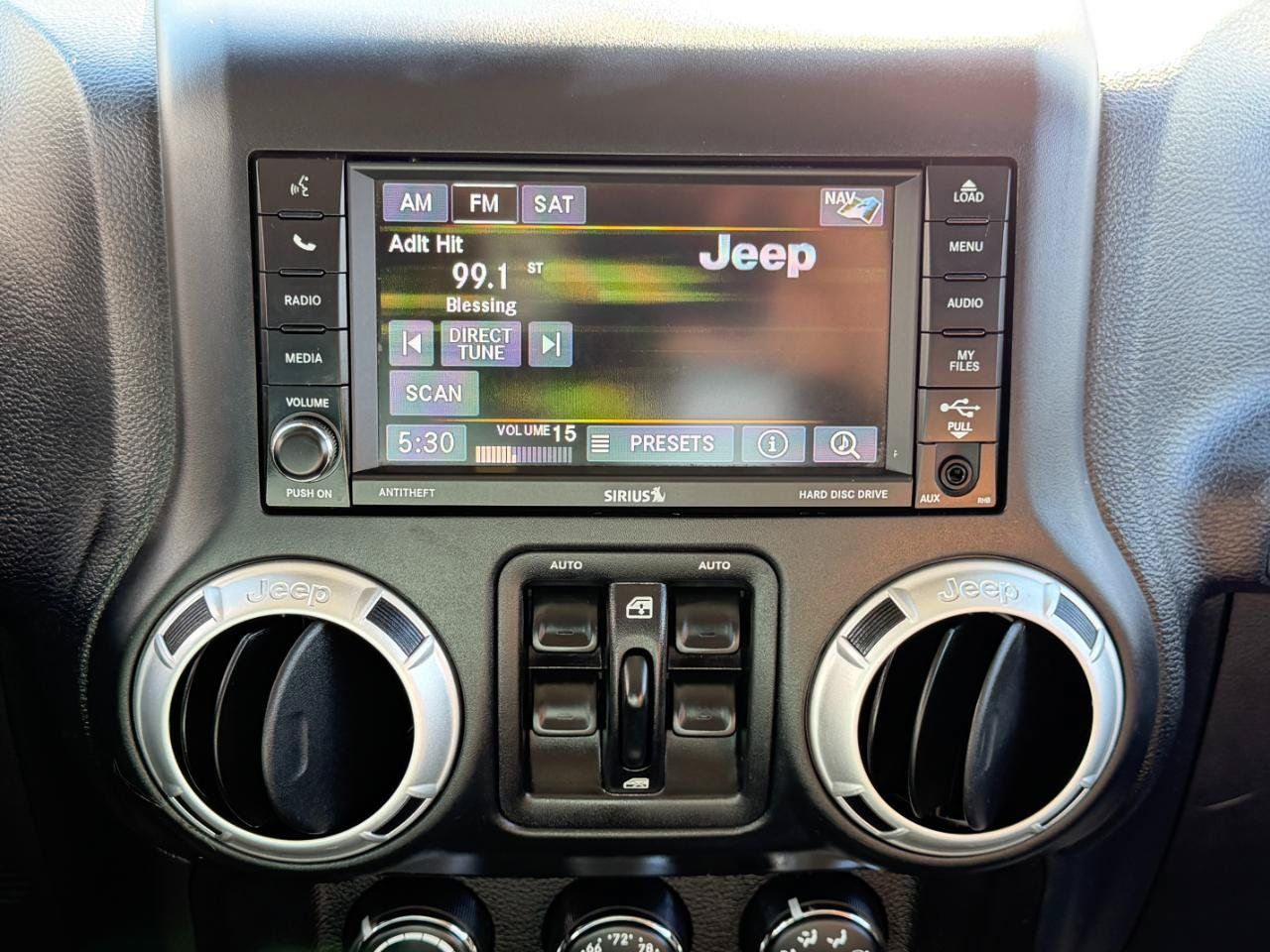 Used 2015 Jeep Wrangler Unlimited Sahara w/ Dual Top Group AWD/4WD image 58