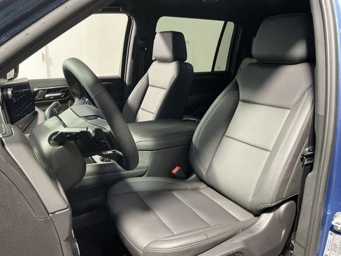 New 2026 Chevrolet Suburban LT w/ Comfort Package AWD/4WD image 14