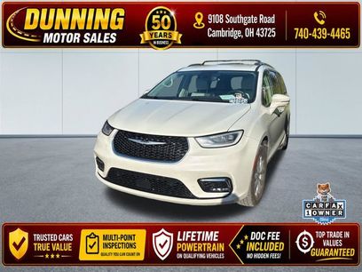Used 2021 Chrysler Pacifica Touring-L w/ Uconnect Theater Family Group