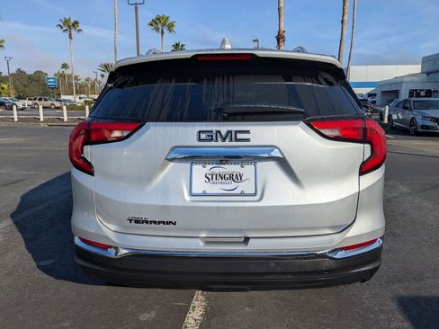 Used 2019 GMC Terrain SLT w/ LPO, Floor Liner Package image 5