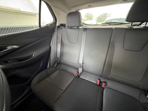 Used 2025 Buick Encore GX Preferred AWD/4WD image 38