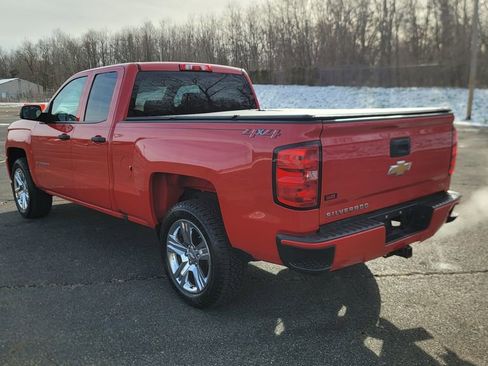 Used 2019 Chevrolet Silverado 1500 Custom w/ Custom Convenience Package image 9
