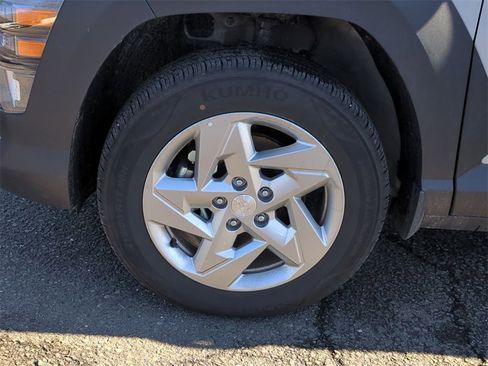 Certified 2026 Hyundai Kona SE image 9