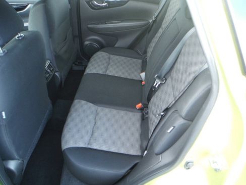 Used 2021 Nissan Rogue Sport SV AWD/4WD image 34