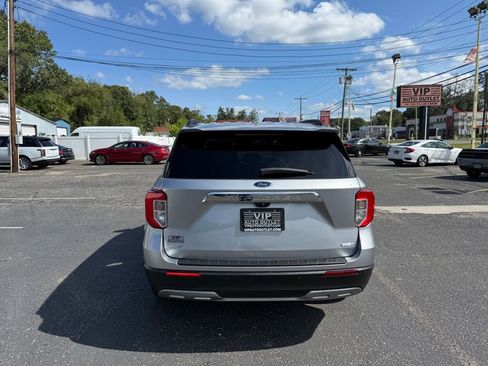 Used 2020 Ford Explorer XLT w/ Equipment Group 202A image 6