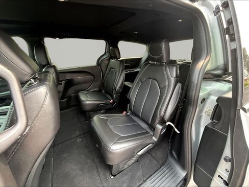 Used 2026 Chrysler Pacifica Select w/ S Appearance Package AWD/4WD image 22