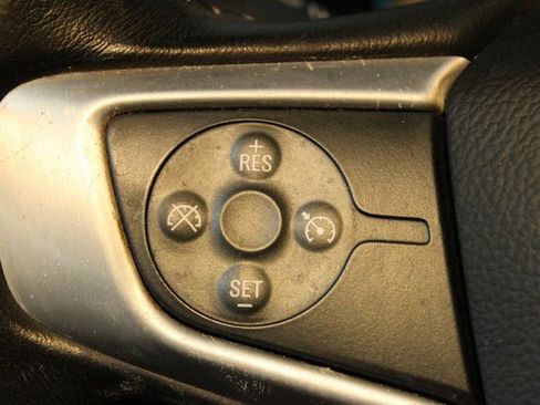 Used 2015 GMC Canyon SLT image 21