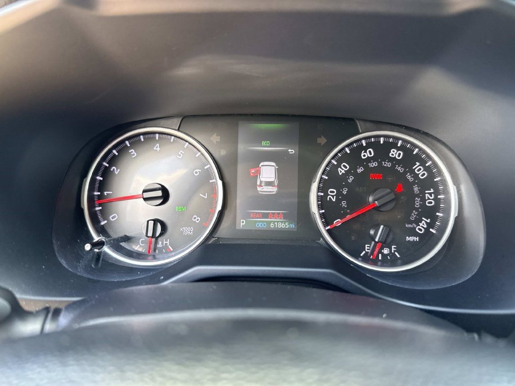 Used 2021 Toyota RAV4 XLE w/ Convenience Package FWD image 38