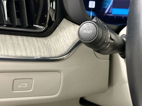 Certified 2023 Volvo XC60 B5 Plus w/ Protection Package Premier image 11