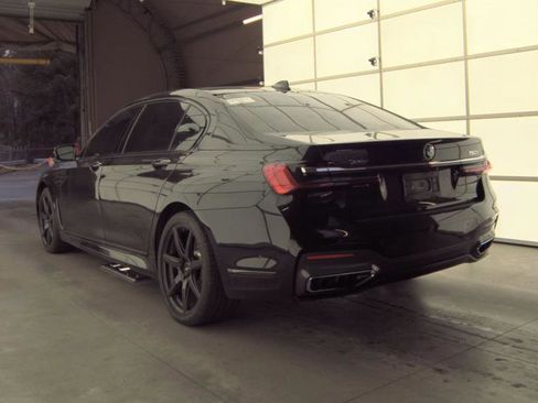 Used 2020 BMW 750i xDrive w/ Executive Package image 2