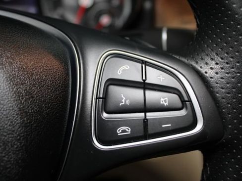 Used 2018 Mercedes-Benz GLA 250 4MATIC image 18