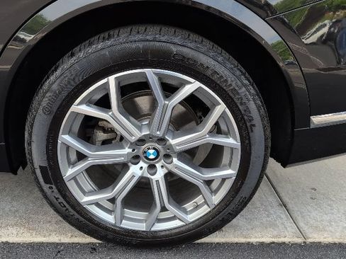 Used 2025 BMW X7 xDrive40i w/ Premium Package AWD/4WD image 11