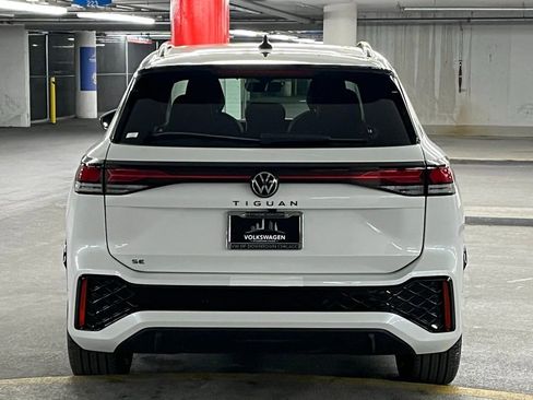 New 2026 Volkswagen Tiguan SE R-Line FWD image 35