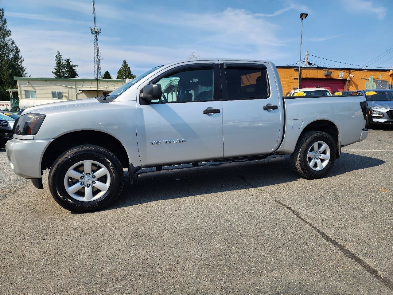Used 2014 Nissan Titan S AWD/4WD image 10