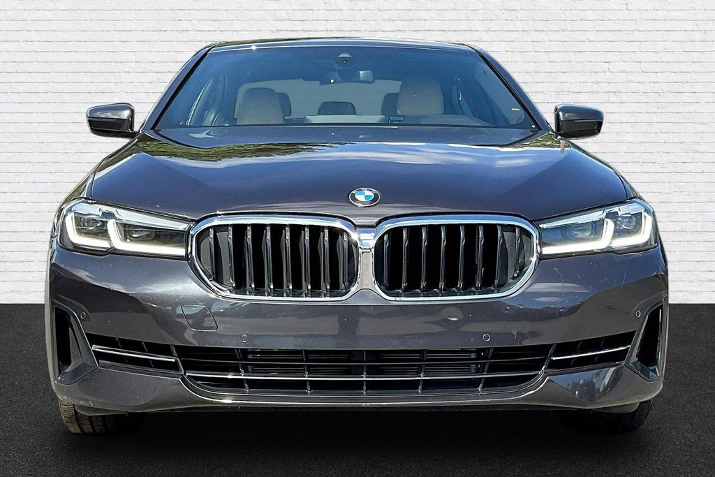 Used 2022 BMW 540i w/ Premium Package RWD image 2