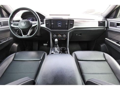 Used 2022 Volkswagen Atlas Cross Sport SE FWD image 10