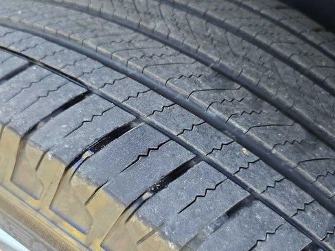 Used 2008 GMC Yukon XL Denali image 35