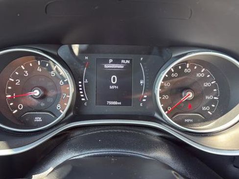 Used 2020 Jeep Compass Latitude w/ Cold Weather Group AWD/4WD image 13