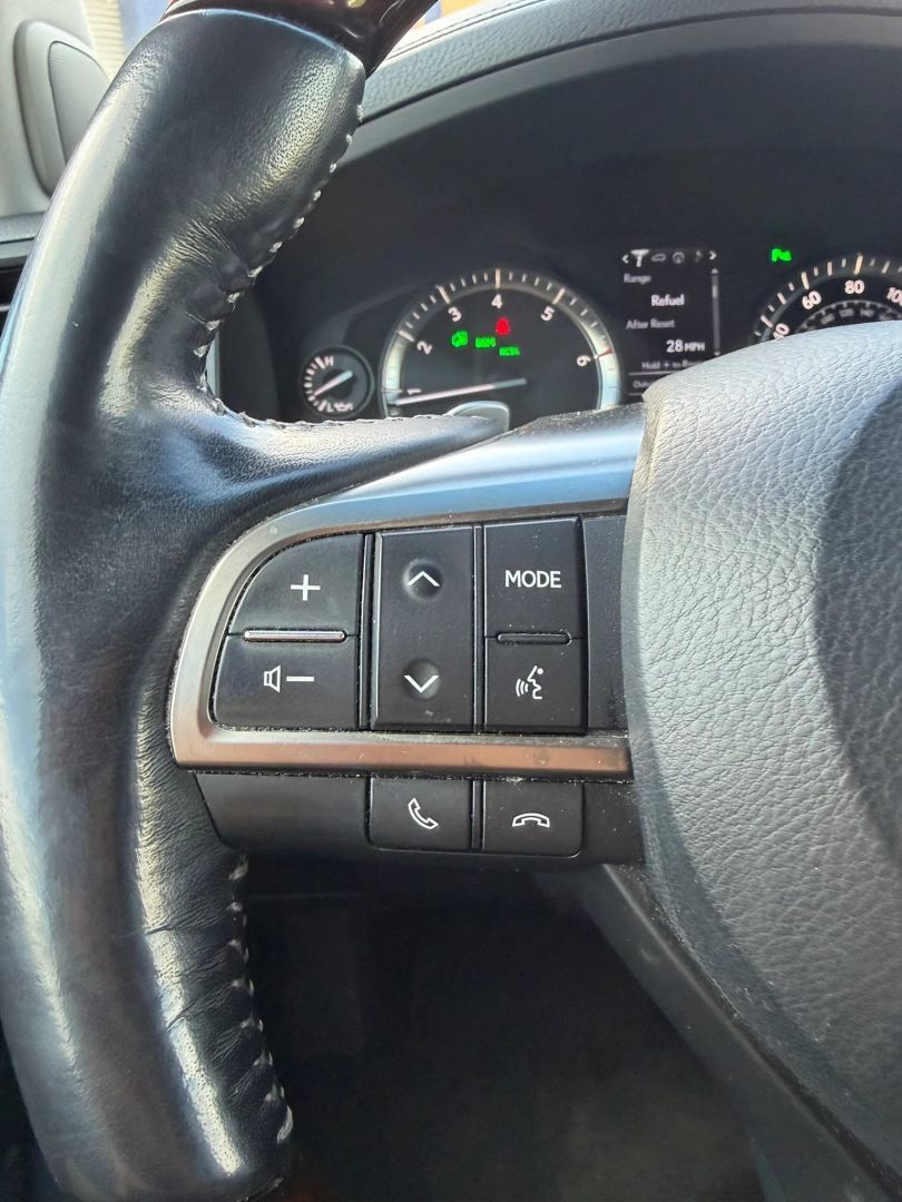Used 2016 Lexus LX 570 4WD w/ Luxury Package image 24