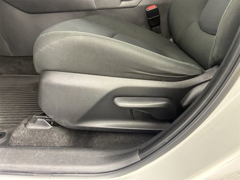 Used 2023 Toyota RAV4 LE image 13