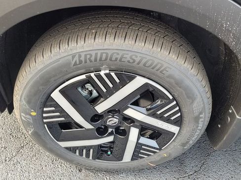New 2026 Nissan Kicks SV w/ SV Premium Package FWD image 12