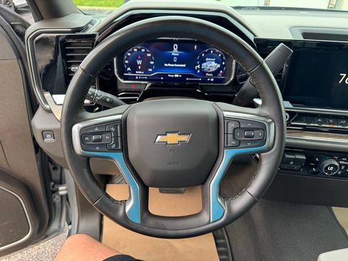 Used 2025 Chevrolet Silverado 1500 LT AWD/4WD image 13