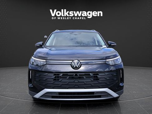Certified 2025 Volkswagen Tiguan S w/ 18" Wheel Package AWD/4WD image 3