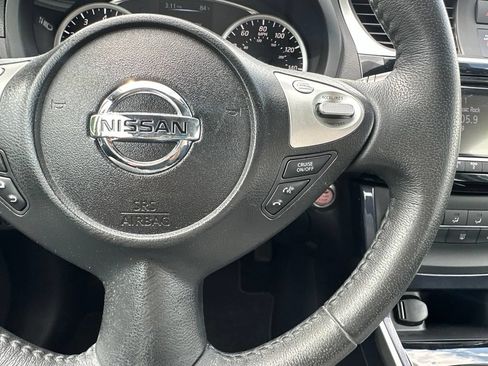 Used 2017 Nissan Sentra SR FWD image 16