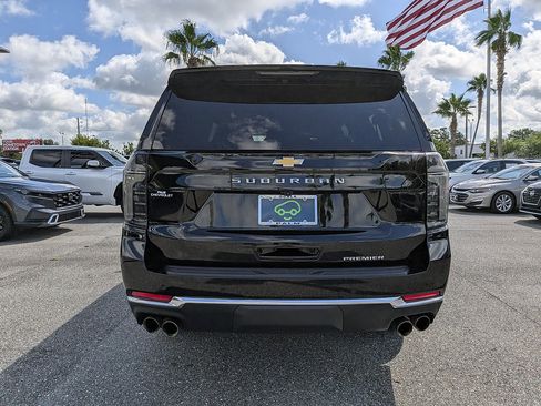 Certified 2025 Chevrolet Suburban Premier AWD/4WD image 4