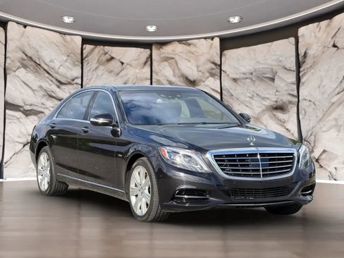 Used 2014 Mercedes-Benz S 550 Sedan w/ Edition 1 Package image 3