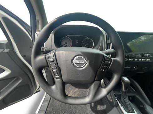 New 2026 Nissan Frontier SV w/ Tow Package AWD/4WD image 13