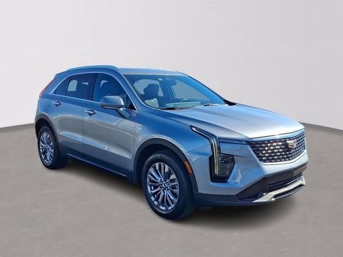 Certified 2025 Cadillac XT4 Premium Luxury AWD/4WD image 3