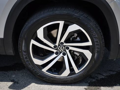 Used 2021 Volkswagen Atlas SEL Premium AWD/4WD image 23