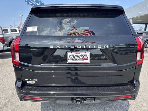 New 2026 Ford Expedition Active RWD image 6
