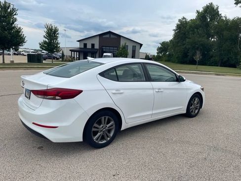 Used 2018 Hyundai Elantra Value Edition FWD image 3