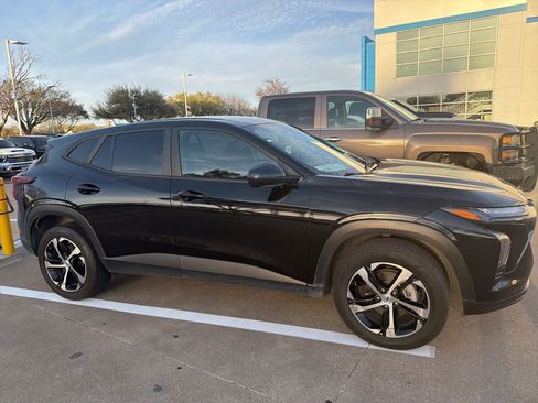 Certified 2024 Chevrolet Trax RS w/ Driver Confidence Package image 8