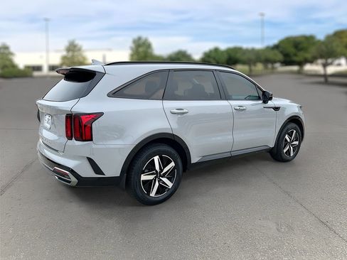 Certified 2022 Kia Sorento EX w/ Panoramic Sunroof Package image 6