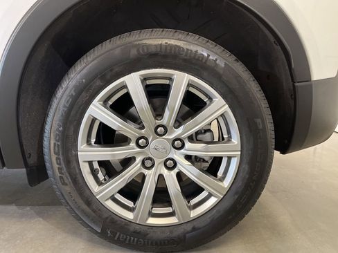 Used 2023 Cadillac XT4 Premium Luxury image 14