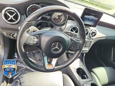 Used 2020 Mercedes-Benz GLA 250 4MATIC image 17