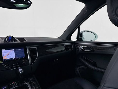 Certified 2018 Porsche Macan Sport Edition AWD/4WD image 24