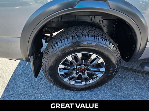 Used 2023 Nissan Titan PRO-4X w/ Pro-4x Convenience Package image 11